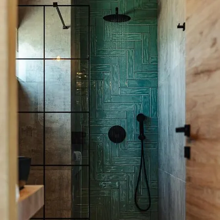 Olive Blue Thassos Luxury אסטריס